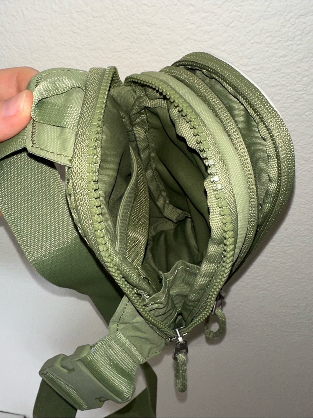Nike Sportswear Essentials Crossbody Bag - Picture 7 of 8